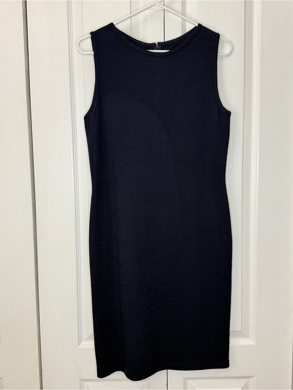 St John Collection Navy Knit Sheath Dress Sleeveless Career Size 4 - Picture 2 of 7